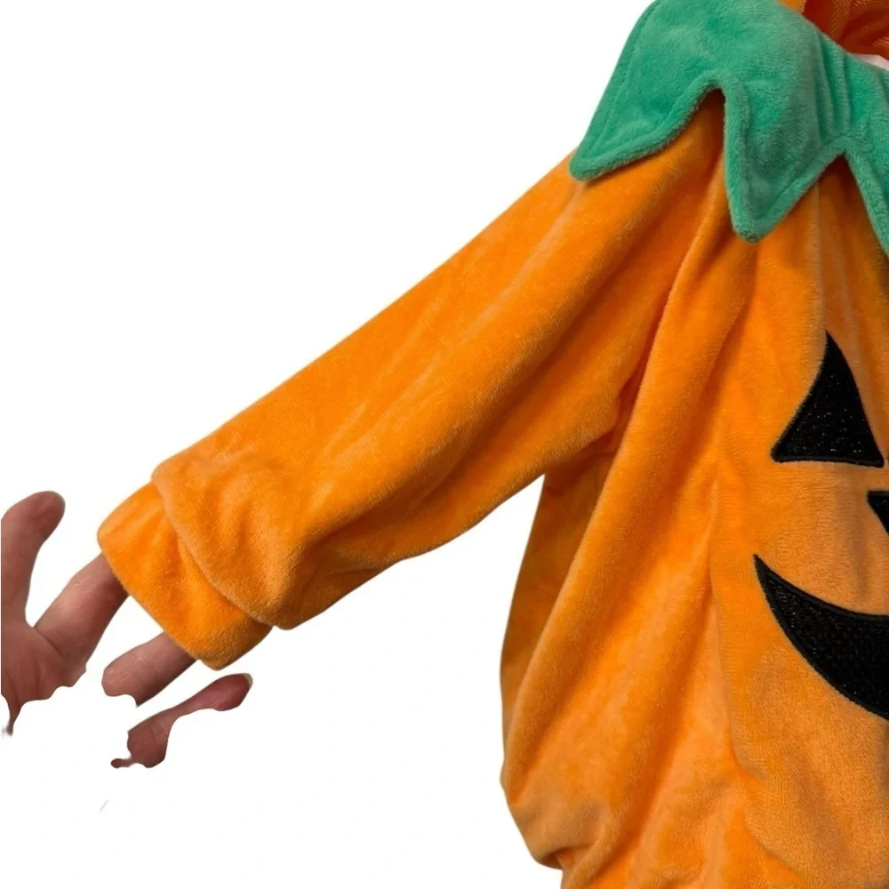 Infant pullover lined Pumpkin Costume with hood Size 6-12 months NWT